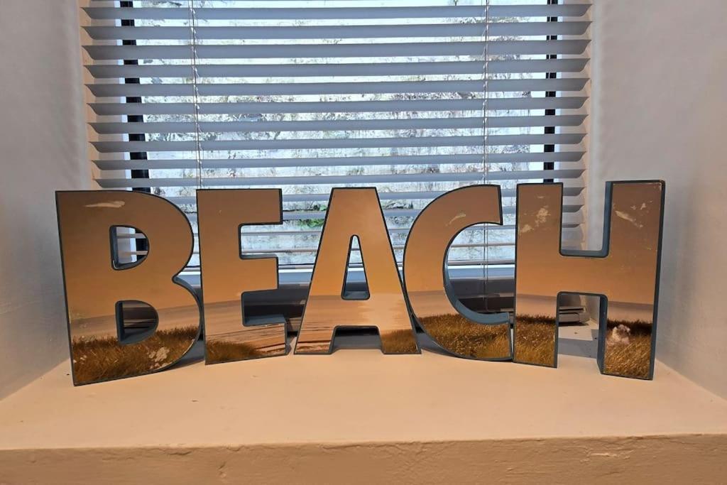 Welcome To The Beach House! Rhôs-on-Sea Exteriör bild