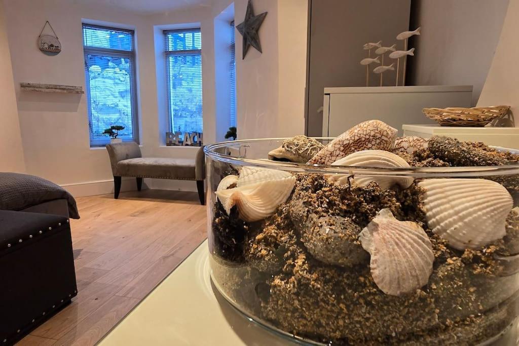 Welcome To The Beach House! Rhôs-on-Sea Exteriör bild
